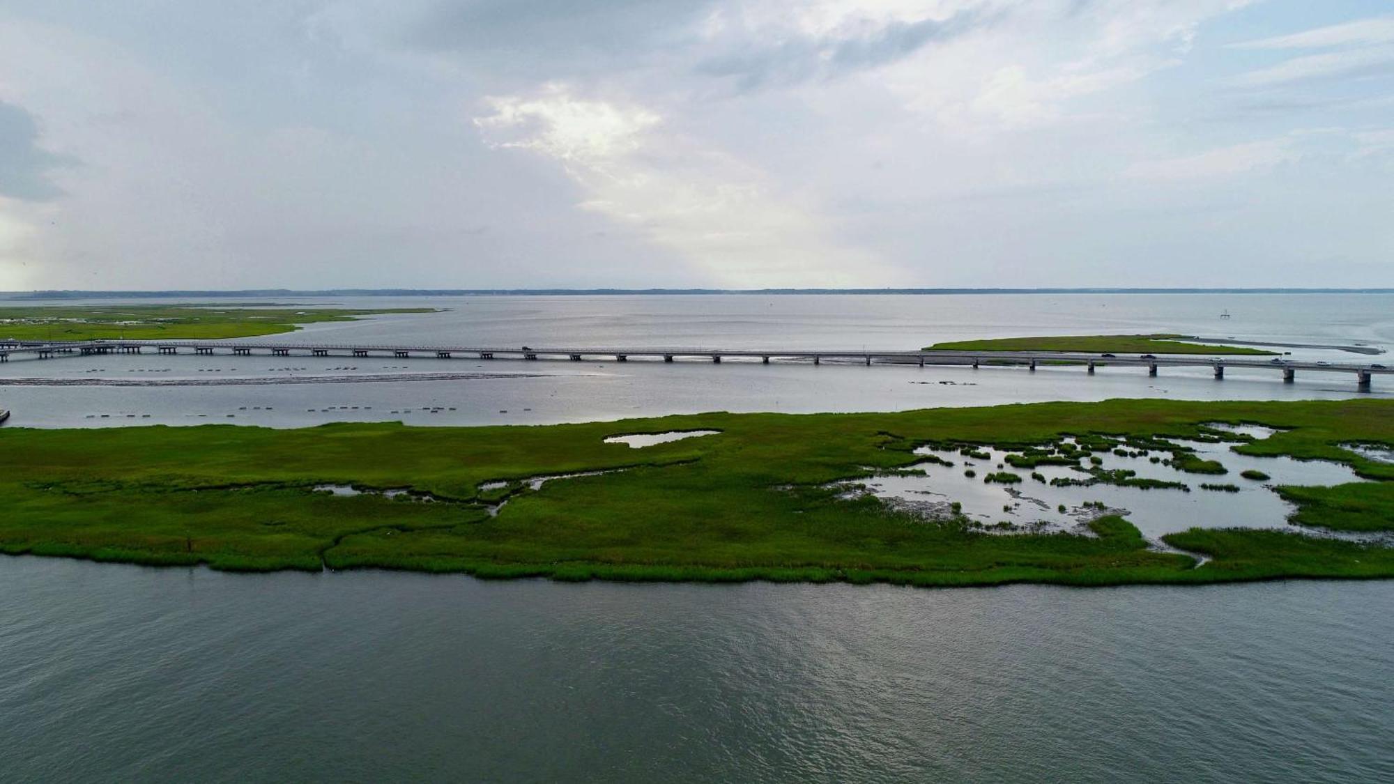 Hampton Inn & Suites Chincoteague-Waterfront, Va Bagian luar foto